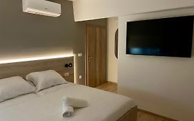 Borsa Rooms